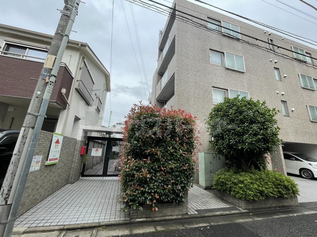 幼稚園・保育園　おうち保育園すがも（幼稚園・保育園）まで460m
