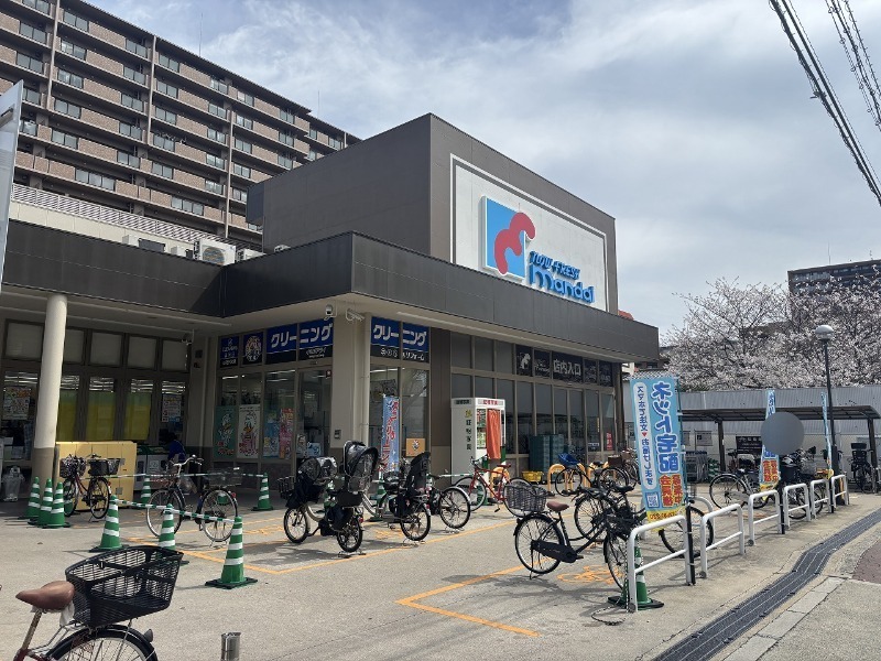 スーパー　万代旭高殿店（スーパー）まで780m