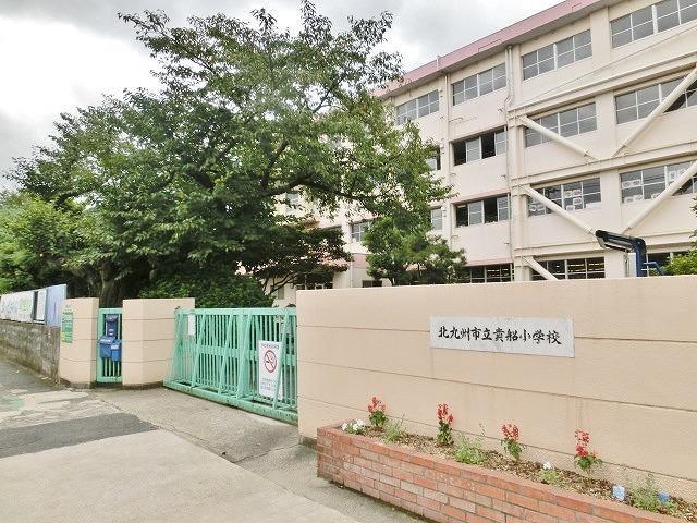 小学校　貴船小学校（小学校）まで750m