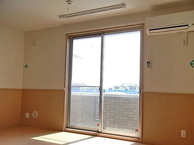 居室・リビング　☆ＬＤＫ１０．５帖☆