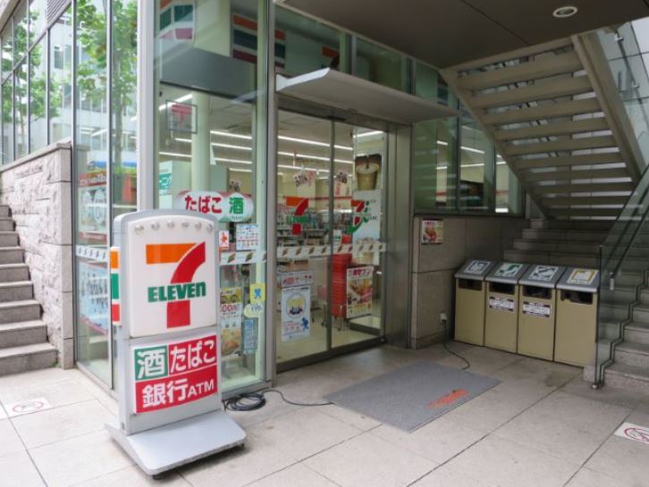 コンビニ　セブンイレブン 赤坂ガーデンシティ店（コンビニ）まで243m