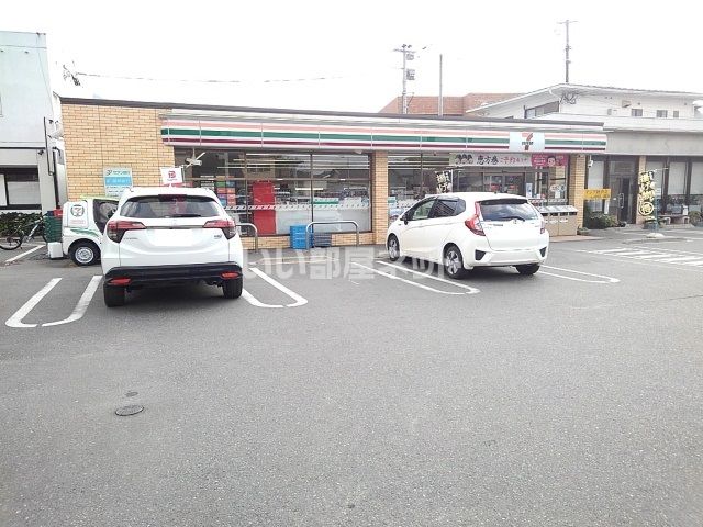 コンビニ　セブンイレブン 久留米田主丸店（コンビニ）まで570m