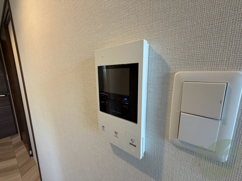 セキュリティ　ＴＶモニター付インターホンです。来客者の顔が見えるので安心！