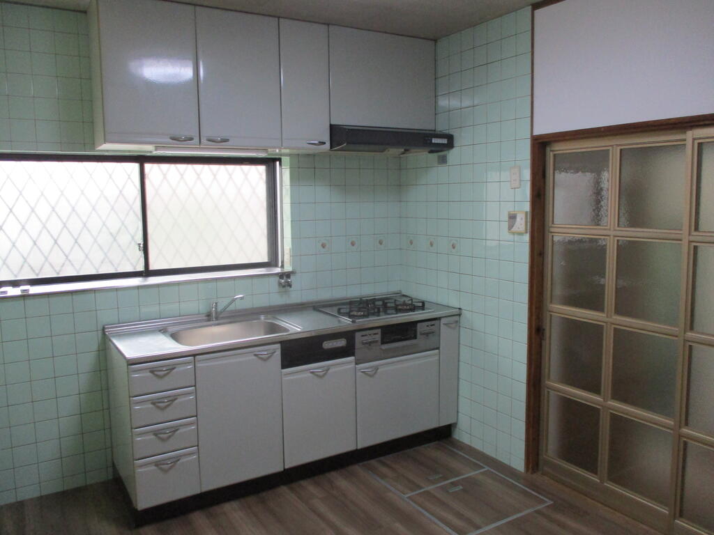 荒川2丁目貸家のキッチン写真