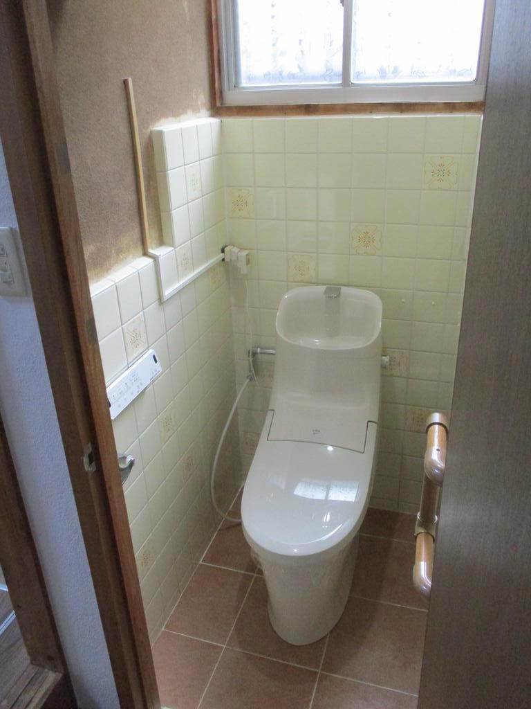荒川2丁目貸家のトイレ写真
