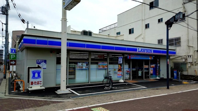 コンビニ　ローソン 堺北長尾町二丁店（コンビニ）まで176m