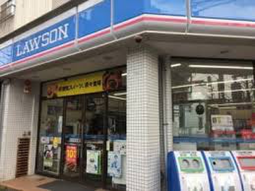 コンビニ　ローソン 中野南台五丁目店（コンビニ）まで350m