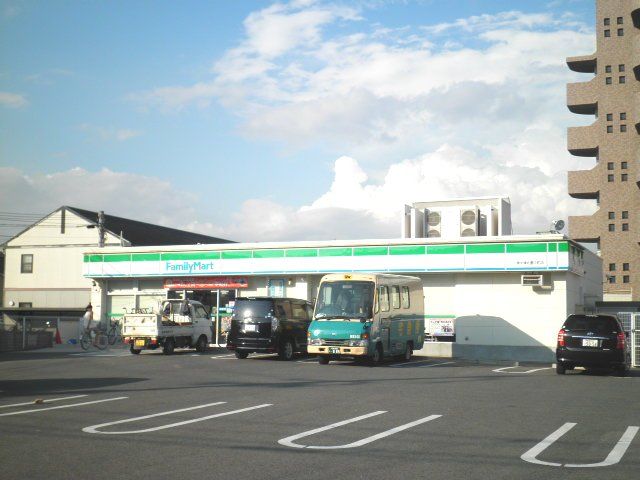 コンビニ　ローソン泉大津北豊中町店（コンビニ）まで687m