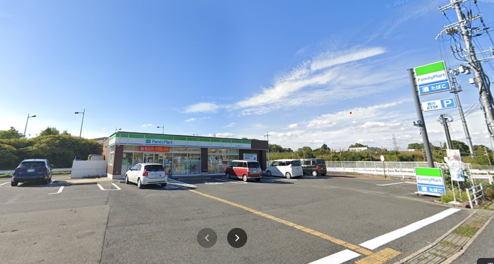 コンビニ　ファミリーマート　木津川台駅前店（コンビニ）まで618m