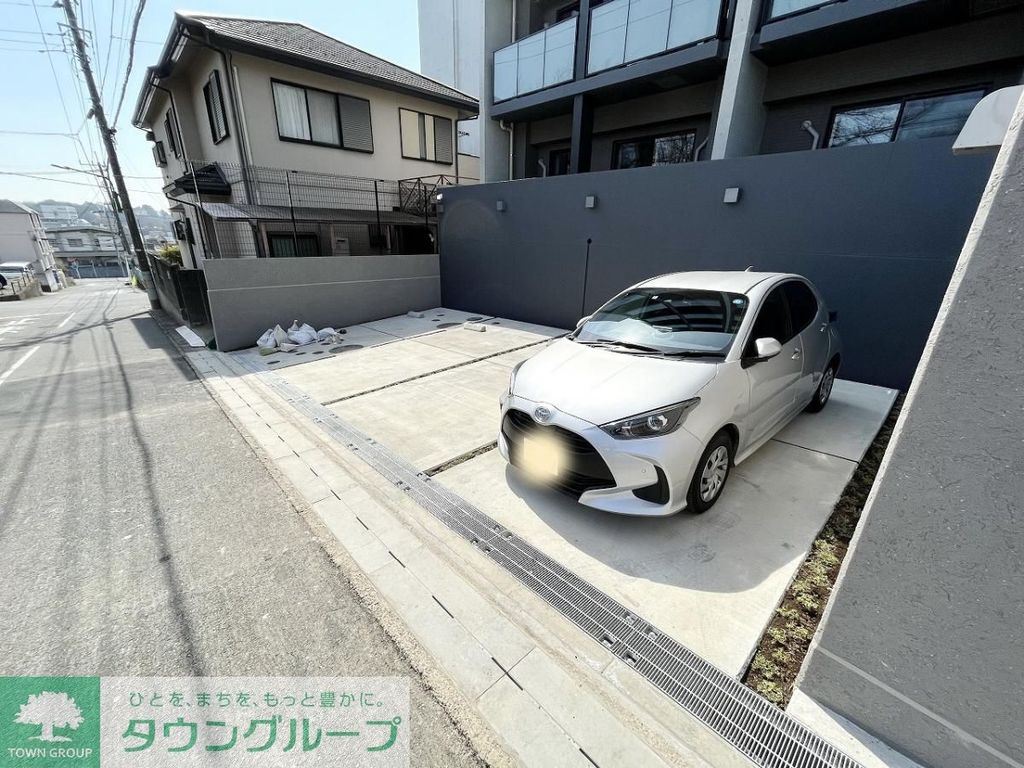 駐車場　駐車場