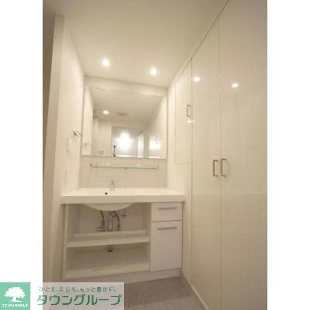 洗面設備　※写真は同タイプ住戸です。