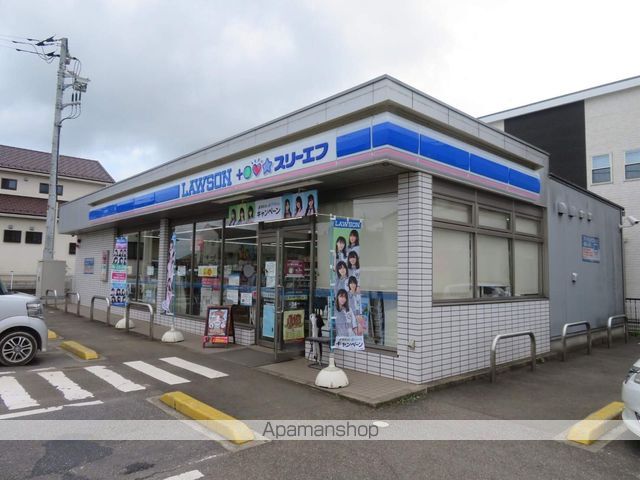 コンビニ　ローソン×スリーエフ（コンビニ）まで324m