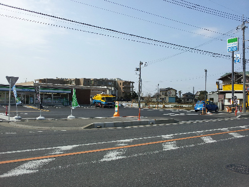 コンビニ　ファミリーマート 上尾藤波店（コンビニ）まで693m