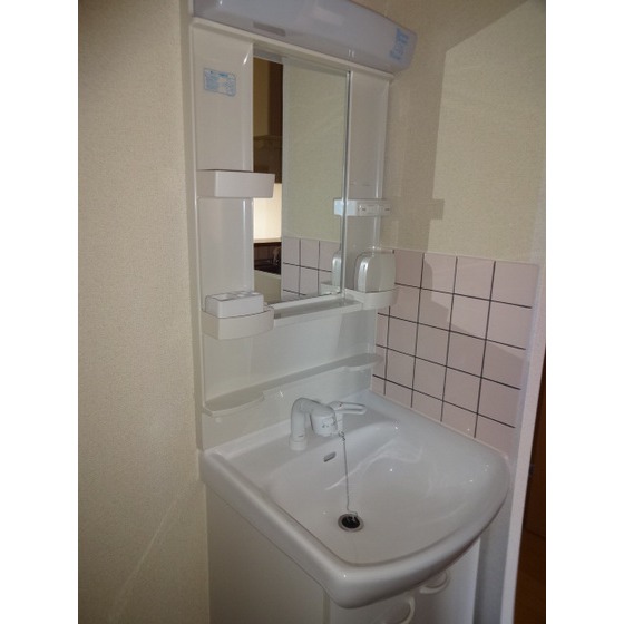洗面設備　※同タイプの部屋の写真です