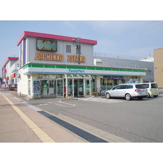 コンビニ　ファミリーマート高岡駅南一丁目店（コンビニ）まで380m