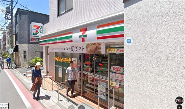 コンビニ　セブンイレブン（コンビニ）まで831m