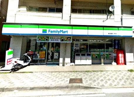 コンビニ　ファミリーマート（コンビニ）まで429m