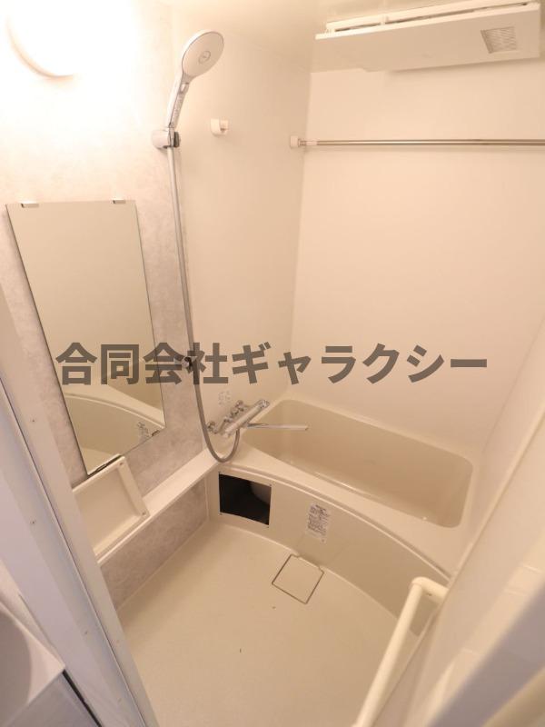 バス・シャワールーム　浴室乾燥機能付き
