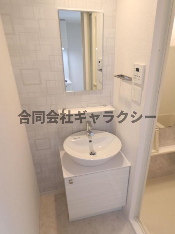 洗面設備　お洒落な洗面台