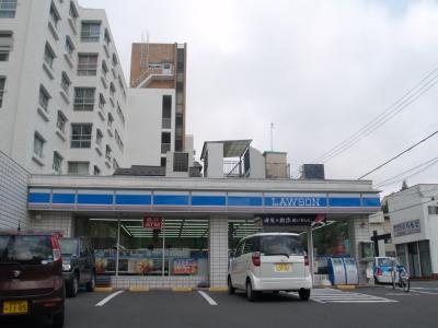 コンビニ　ローソン 仙台向山四丁目店（コンビニ）まで406m