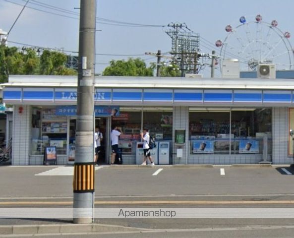 コンビニ　ローソン（コンビニ）まで677m