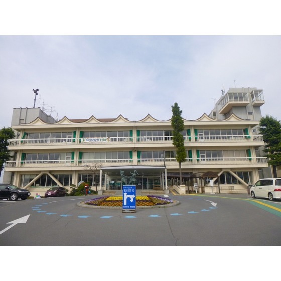 役所　須坂市役所（役所）まで2010m