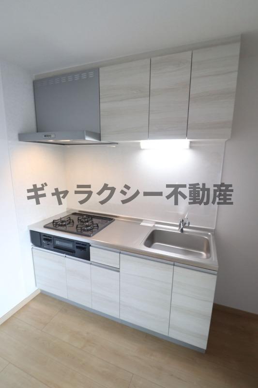 キッチン　3口ガスコンロのシステムキッチン
