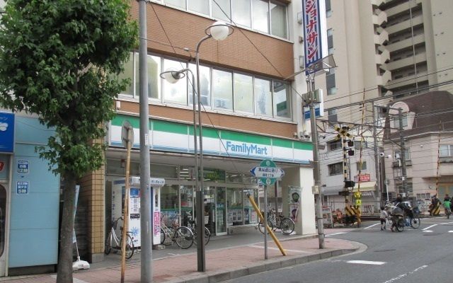 コンビニ　ファミリーマート市川真間店（コンビニ）まで750m