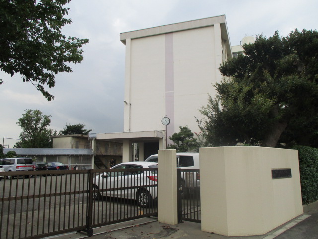 中学校　藤沢市立御所見中学校（中学校）まで1902m