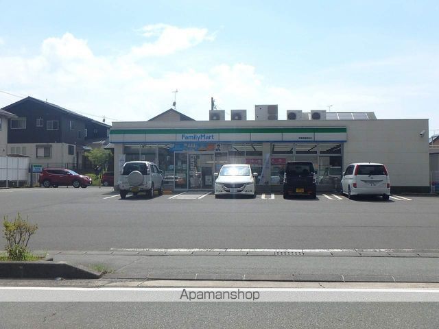 コンビニ　ファミリーマート伊集院猪鹿倉店（コンビニ）まで1734m