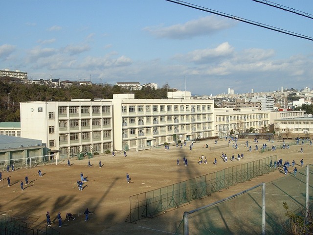 中学校　舞子中学校（中学校）まで956m