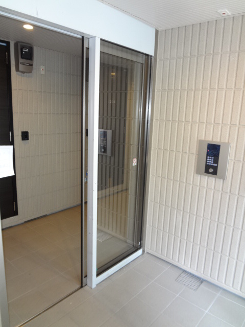 ロビー　★オートロック付き★