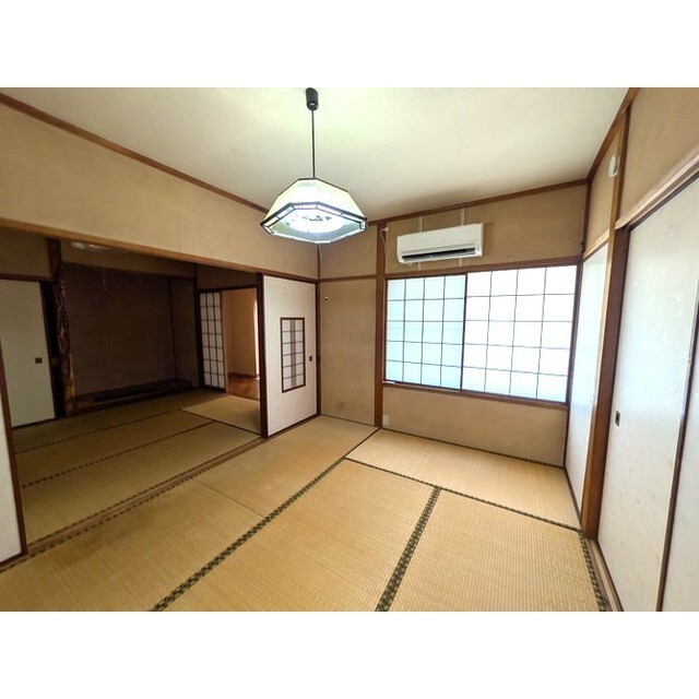 額新保2丁目貸家の居間写真