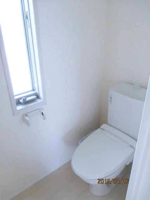 トイレ　反転タイプ　202号室のお写真となります