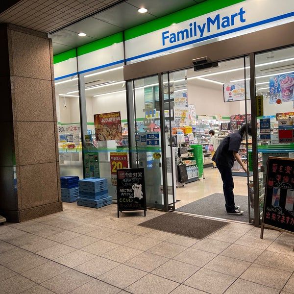 コンビニ　ファミリーマート リバージュ品川店（コンビニ）まで181m