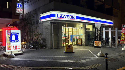 コンビニ　ローソン 板橋区役所前店（コンビニ）まで106m