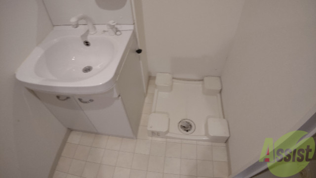 その他設備　洗濯機置場は室内にあるのでもちろんいつでも洗濯できます。