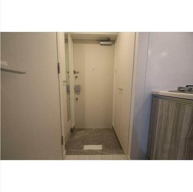 レガリス高円寺の玄関写真
