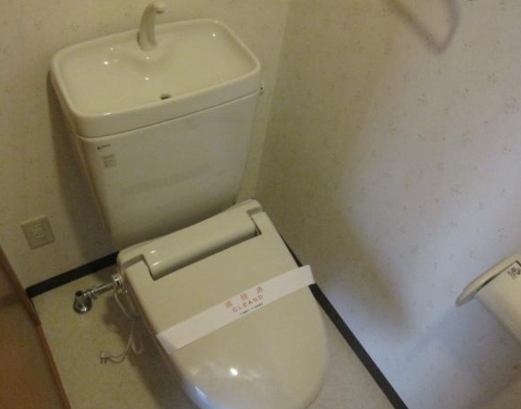 トイレ　別部屋参照画像