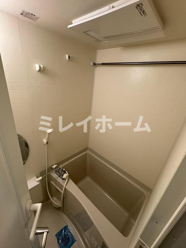 バス・シャワールーム　同建物内、別のお部屋の参考写真になります。