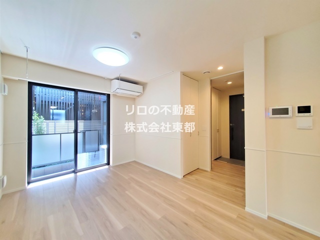 京王線 千歳烏山駅 徒歩7分 3階建 築2年の居間写真