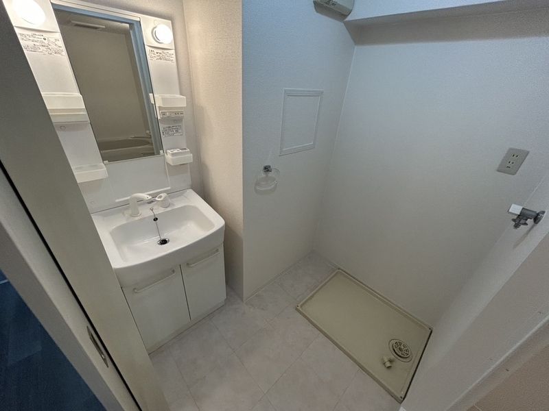 地下鉄中央線 朝潮橋駅 徒歩5分 9階建 築38年のトイレ写真