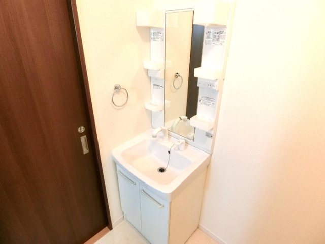 洗面設備　同物件別号室の写真です。