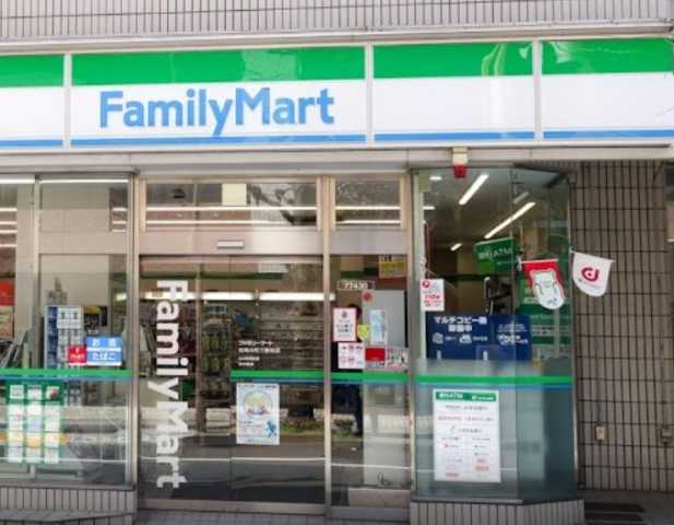 コンビニ　ファミリーマート紀尾井町三番地店（コンビニ）まで121m