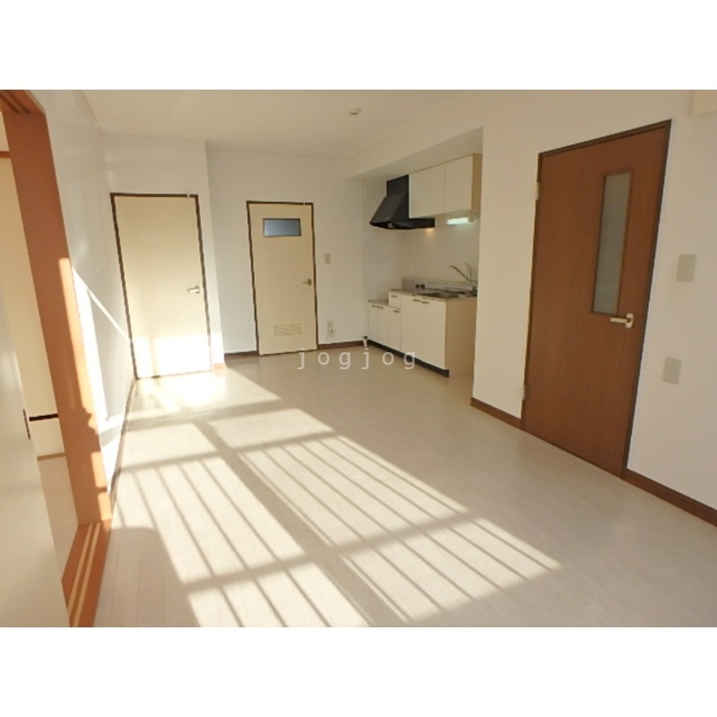 その他部屋・スペース　日当たりの良い明るいお部屋です。