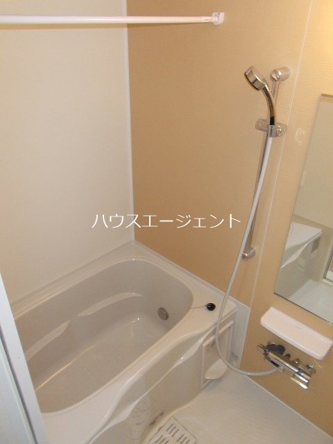 バス・シャワールーム　バス・トイレ別です。