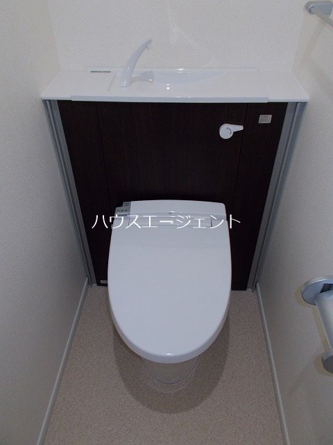 トイレ　清潔感のあるトイレ。