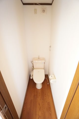 トイレ　※同物件、同タイプ、間取り反転のお部屋です