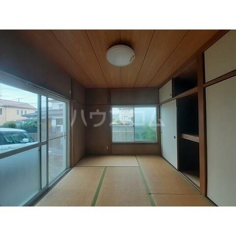 石塚貸家の内装写真