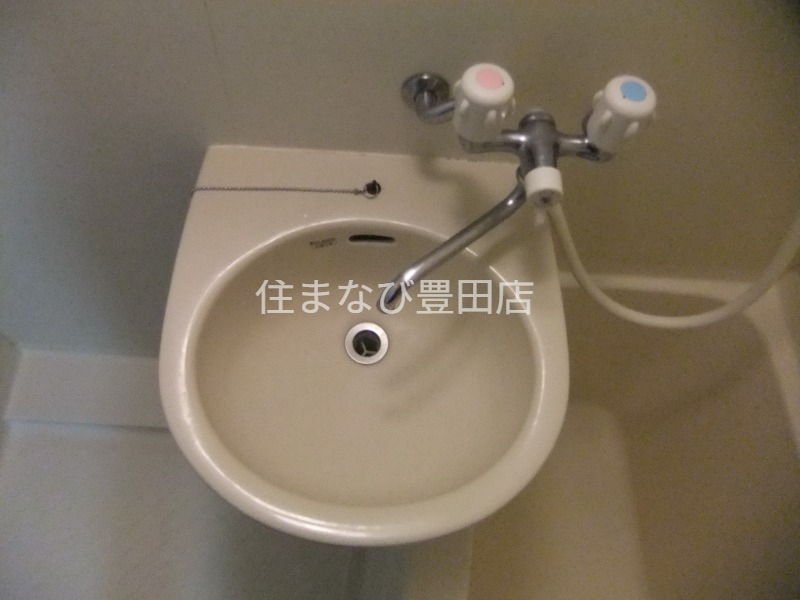 洗面設備　同型タイプ